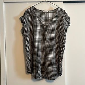 Express v neck rolled short sleeve blouse